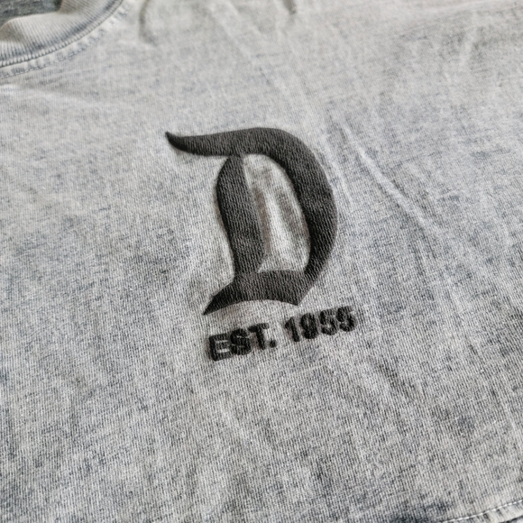 Acid Washed Gray Denim Chambray Spirit Jersey Size M Disneyland Resort - Picture 3 of 7